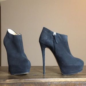 Giuseppe Zanotti size 7 black suede ankle high heels.